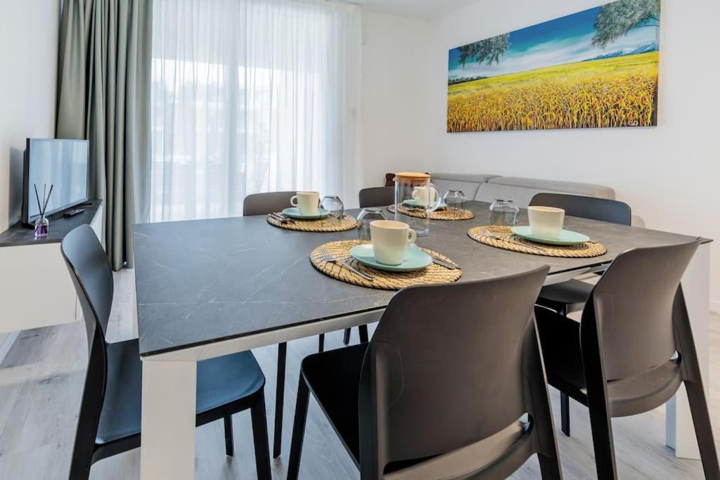 Wave Island! Luxury Resort A Jesolo - Piscina E Park Free! Экстерьер фото