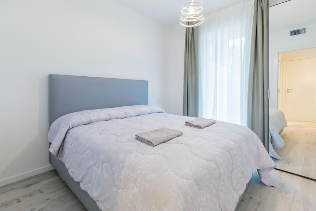Wave Island! Luxury Resort A Jesolo - Piscina E Park Free! Экстерьер фото
