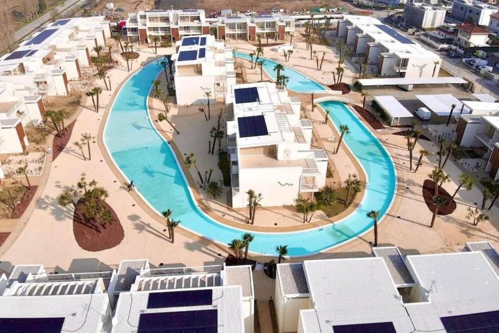 Wave Island! Luxury Resort A Jesolo - Piscina E Park Free! Экстерьер фото