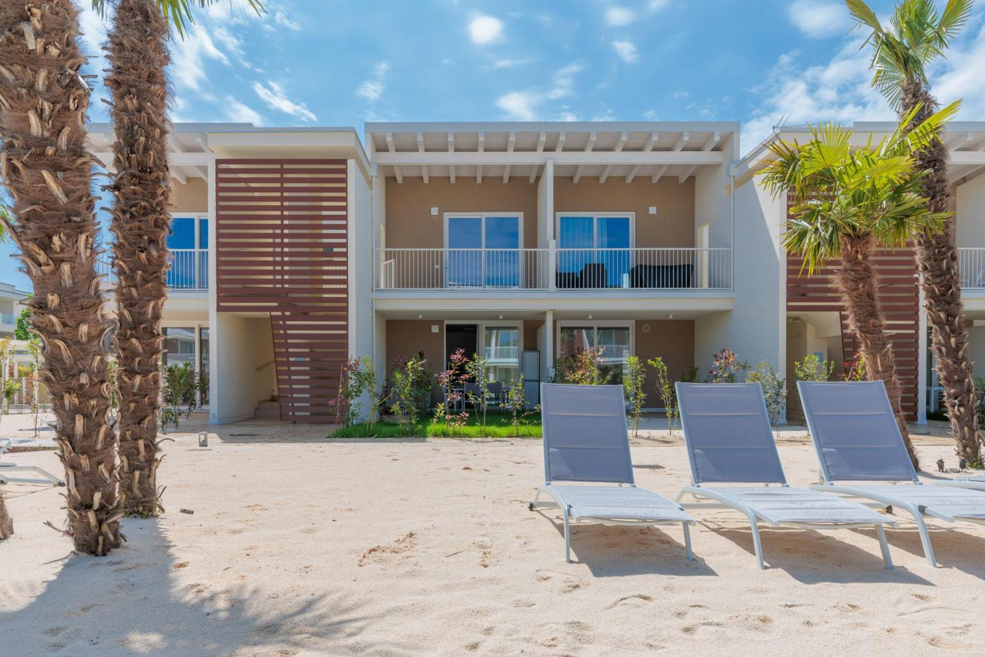 Wave Island! Luxury Resort A Jesolo - Piscina E Park Free! Экстерьер фото
