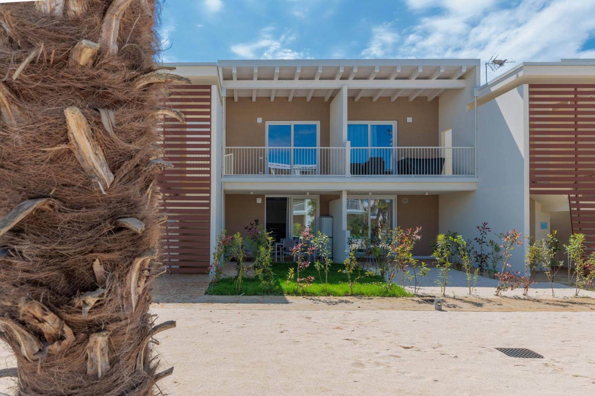 Wave Island! Luxury Resort A Jesolo - Piscina E Park Free! Экстерьер фото