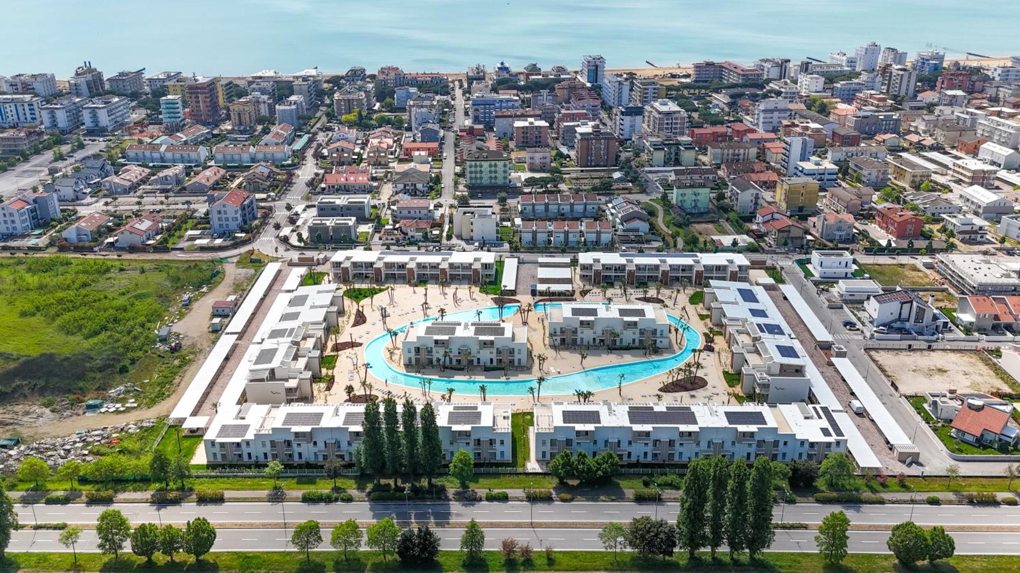 Wave Island! Luxury Resort A Jesolo - Piscina E Park Free! Экстерьер фото